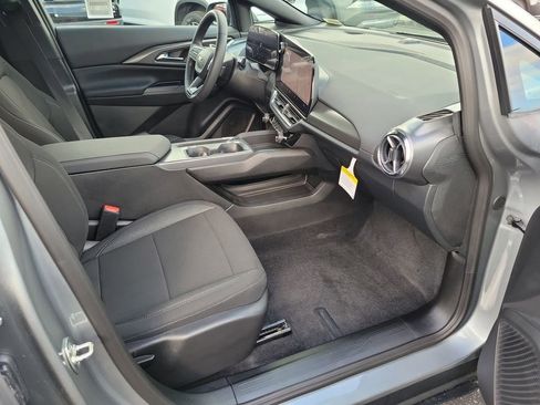 New 2026 Chevrolet Equinox EV LT image 13