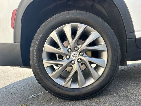 Used 2025 Buick Enclave Preferred w/ Power Package FWD image 18
