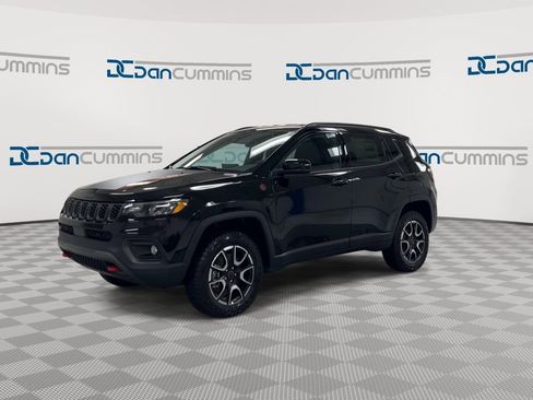 New 2026 Jeep Compass Trailhawk image 4