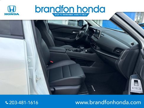 Used 2025 Nissan Rogue SV w/ SV Premium Package AWD/4WD image 27
