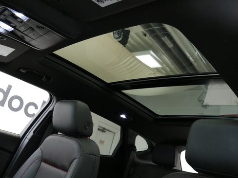 Used 2022 Chevrolet Blazer RS image 25