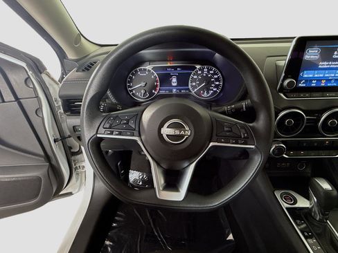 Used 2024 Nissan Sentra SV FWD image 13