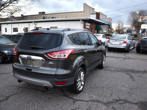 Used 2016 Ford Escape SE w/ SE Chrome Package image 5