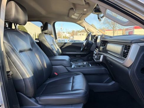 Used 2023 Ford Expedition Max XLT image 22