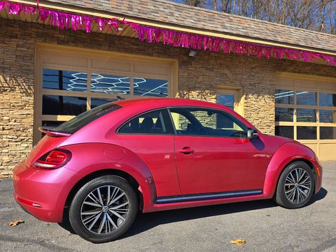 Used 2017 Volkswagen Beetle #PinkBeetle image 22
