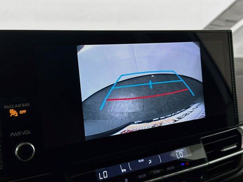 Certified 2025 Toyota Sienna XLE FWD image 26