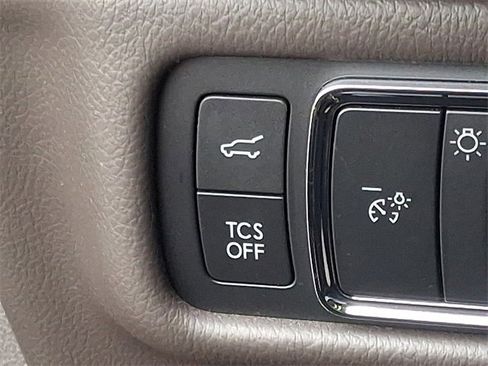 Used 2022 Lincoln Nautilus Reserve image 25