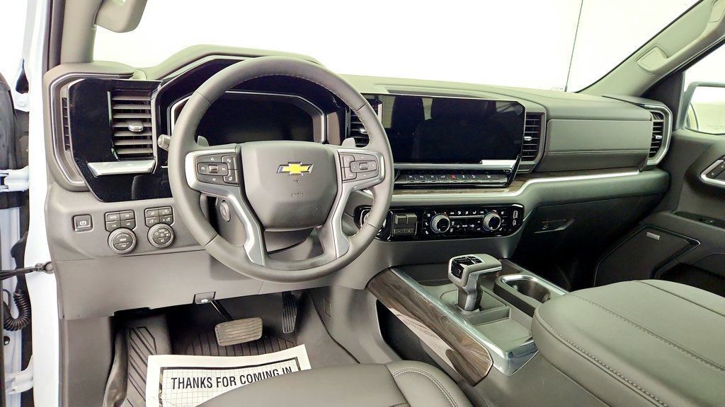 Used 2026 Chevrolet Silverado 1500 LTZ AWD/4WD image 13