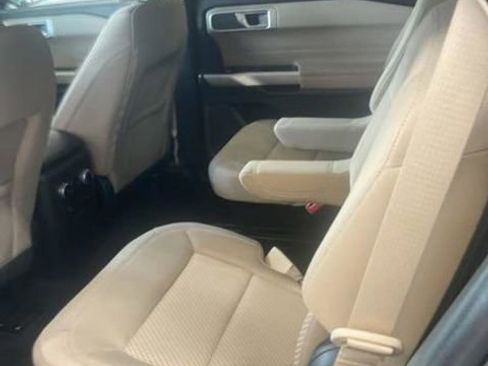 Used 2022 Ford Explorer XLT image 10
