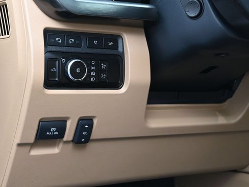 Used 2023 Ford F250 Lariat w/ Lariat Ultimate Package AWD/4WD image 23