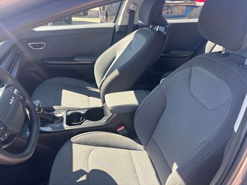 Used 2025 Kia K4 LXS image 35