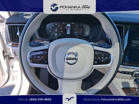 Used 2020 Volvo S60 T5 Momentum w/ Premium Package image 11