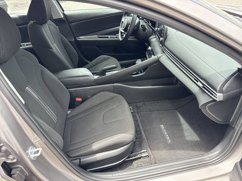 Used 2023 Hyundai Elantra SEL FWD image 28