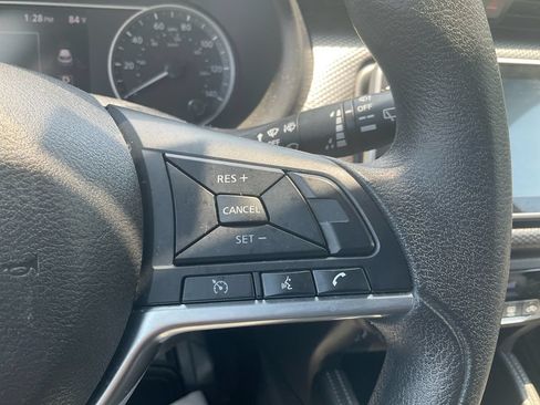 Used 2019 Nissan Kicks SV FWD image 22
