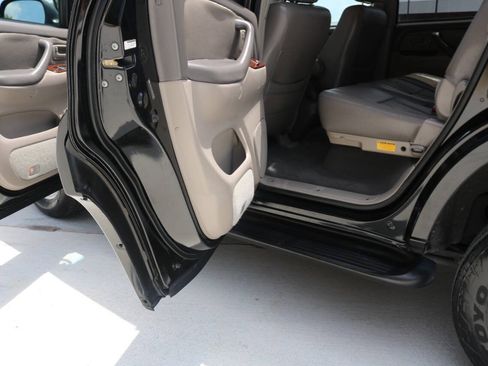 Used 2006 Toyota Sequoia SR5 RWD image 28