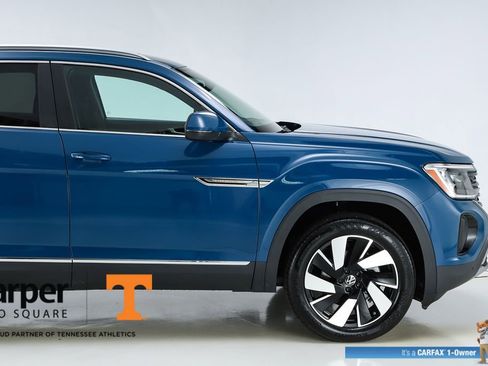 Used 2025 Volkswagen Atlas Cross Sport SEL AWD/4WD image 51