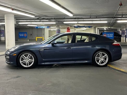 Used 2011 Porsche Panamera 4 AWD/4WD image 32