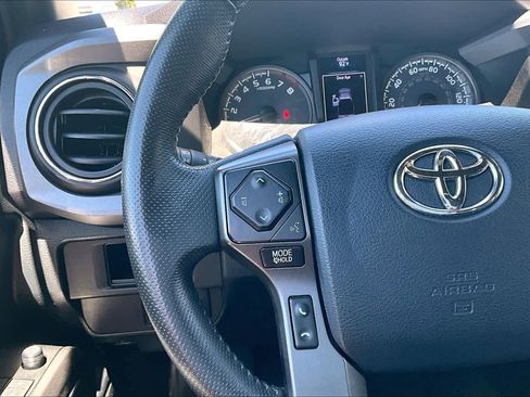 Certified 2019 Toyota Tacoma TRD Off-Road AWD/4WD image 23