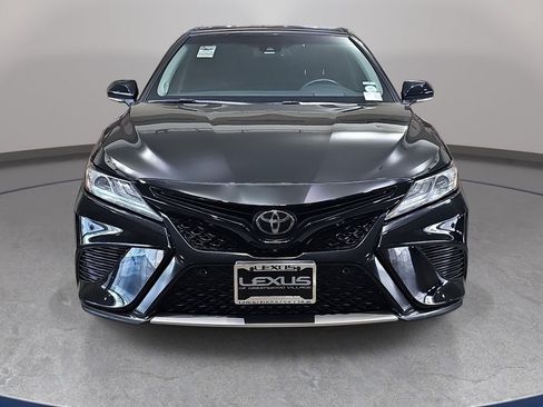 Used 2018 Toyota Camry XSE w/ Driver Assist Package FWD image 3