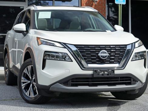 Used 2023 Nissan Rogue SV w/ SV Premium B Package FWD image 2
