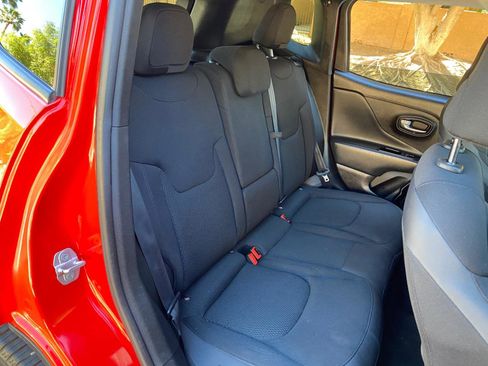 Used 2018 Jeep Renegade Altitude w/ Popular Equipment Group image 40