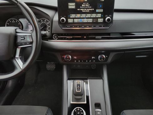 Used 2022 Mitsubishi Outlander SE image 19