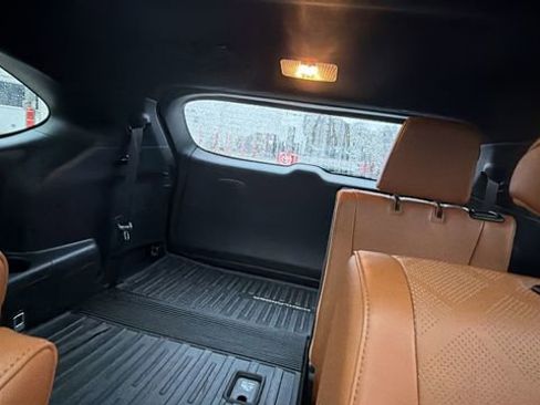 Used 2023 Toyota Highlander Platinum image 27