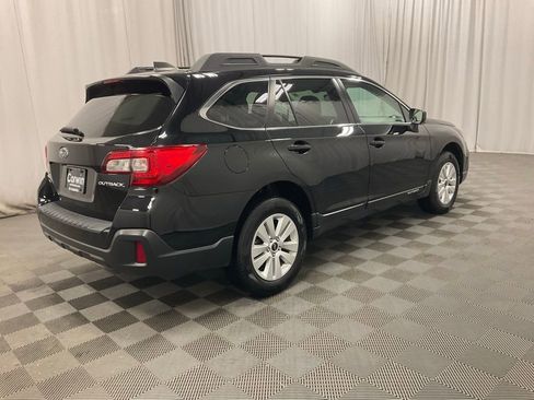 Used 2019 Subaru Outback 2.5i Premium image 2