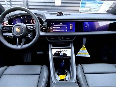 Used 2025 Porsche Macan Electric image 6