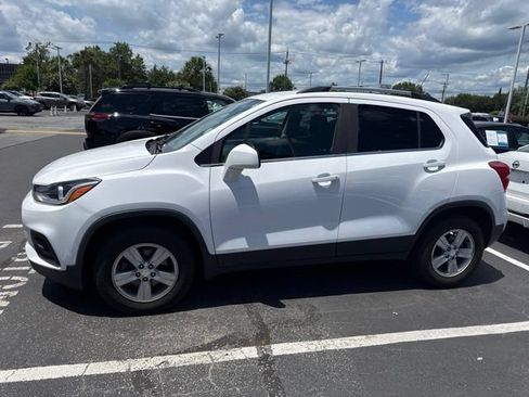 Used 2020 Chevrolet Trax LT AWD/4WD image 6