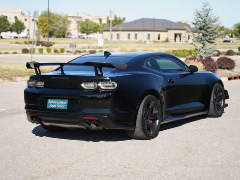 Used 2019 Chevrolet Camaro ZL1 RWD image 5