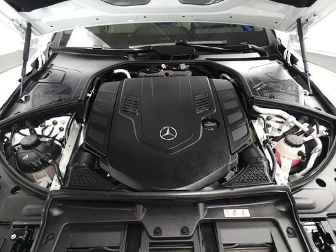 Used 2024 Mercedes-Benz Maybach S 580 4MATIC image 40