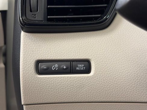 Used 2017 Nissan Rogue Sport SL AWD/4WD image 31