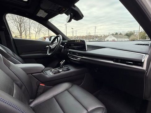 Used 2024 Cadillac XT4 Sport image 20
