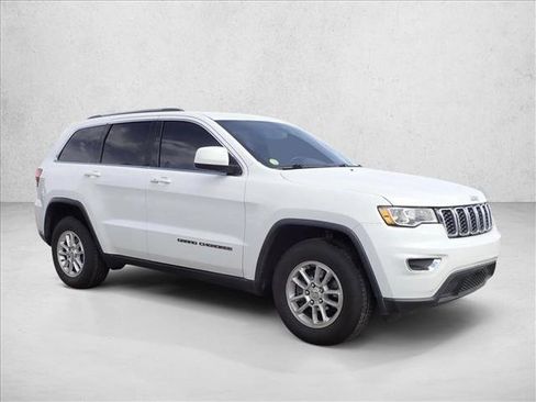 Used 2019 Jeep Grand Cherokee Laredo image 10