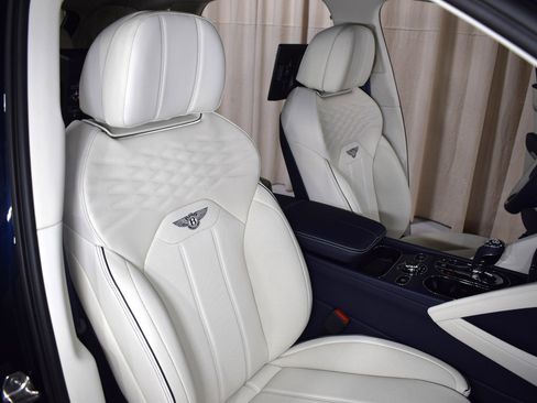 New 2025 Bentley Bentayga image 25