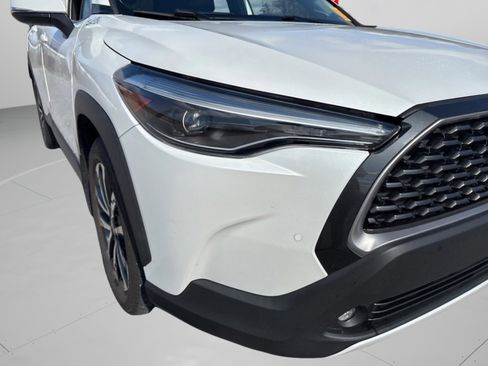 Used 2022 Toyota Corolla Cross XLE w/ Convenience Package image 37