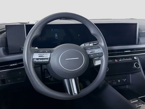 Used 2025 Hyundai Sonata SEL FWD image 18