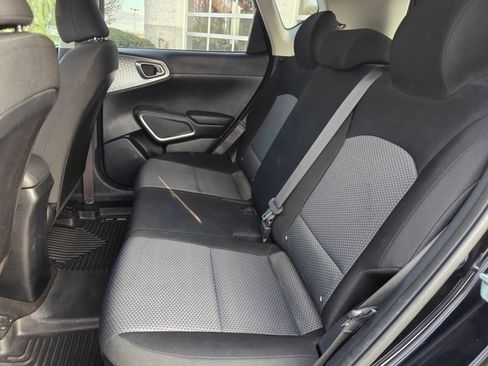 Used 2022 Kia Soul LX image 12