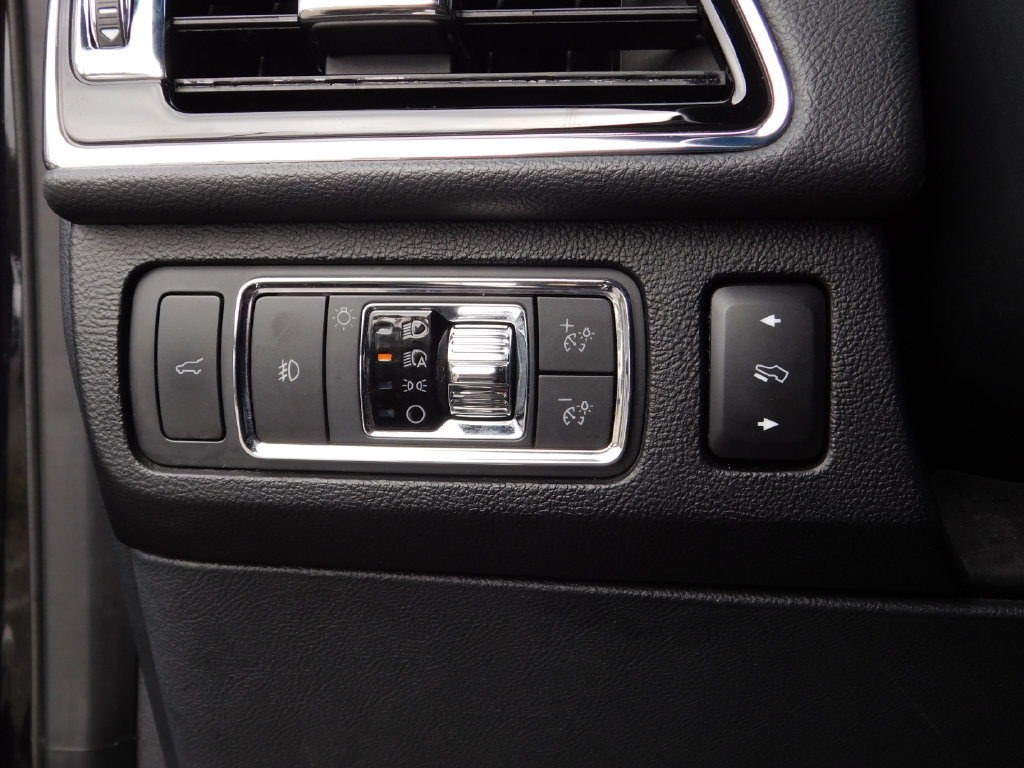 Used 2022 Lincoln Navigator L Reserve AWD/4WD image 35
