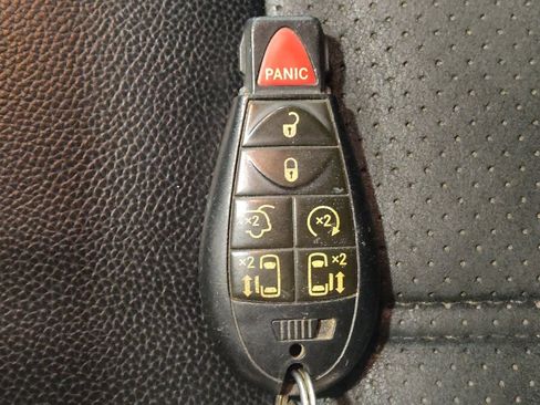 Used 2017 Dodge Grand Caravan SXT FWD image 32