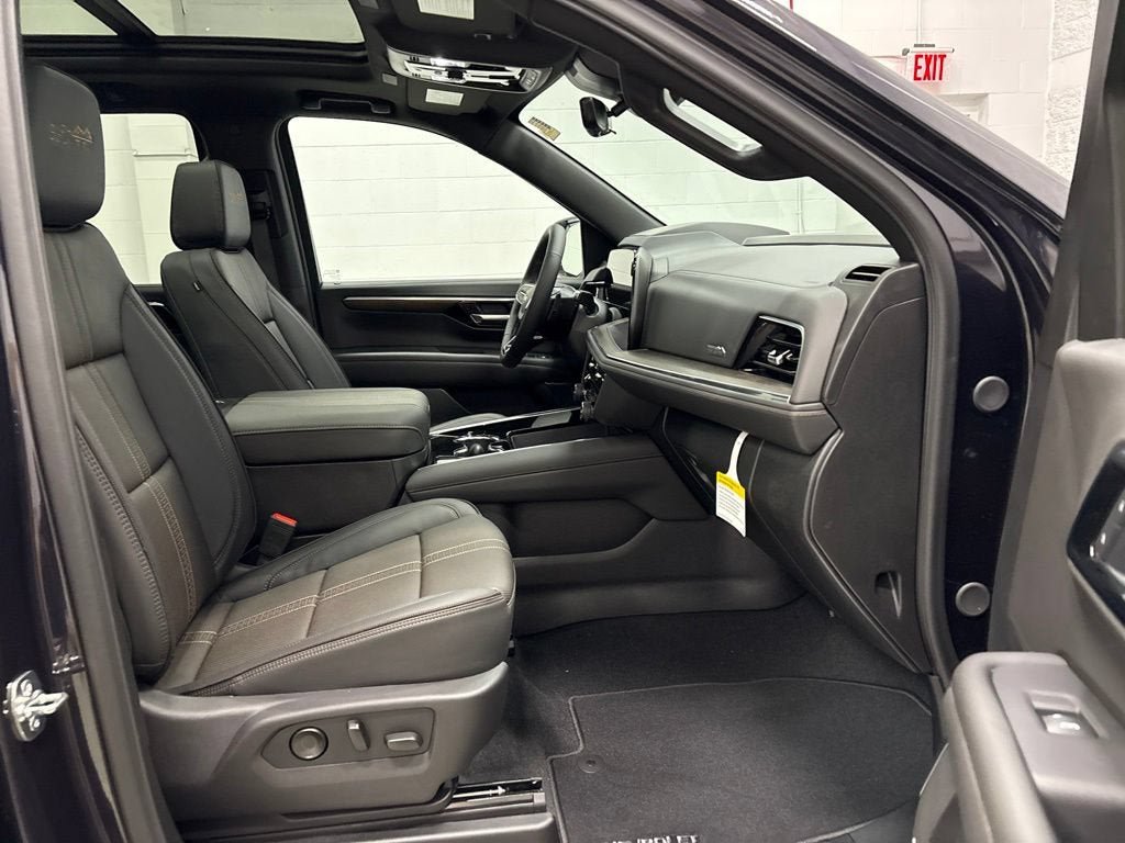 New 2026 Chevrolet Tahoe High Country w/ Sun And Tow Package AWD/4WD image 35