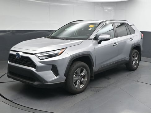Used 2024 Toyota RAV4 LE image 4