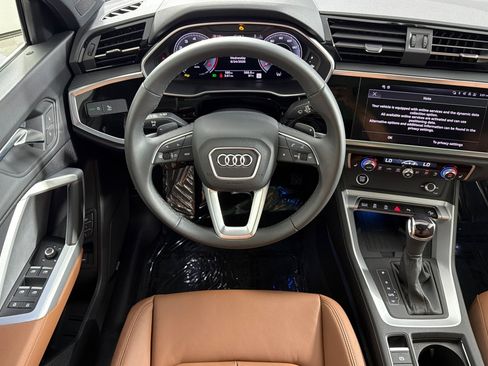 Used 2025 Audi Q3 2.0T Premium Plus w/ Premium Plus Package AWD/4WD image 13