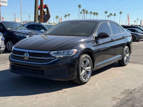 Used 2023 Volkswagen Jetta SE FWD image 3