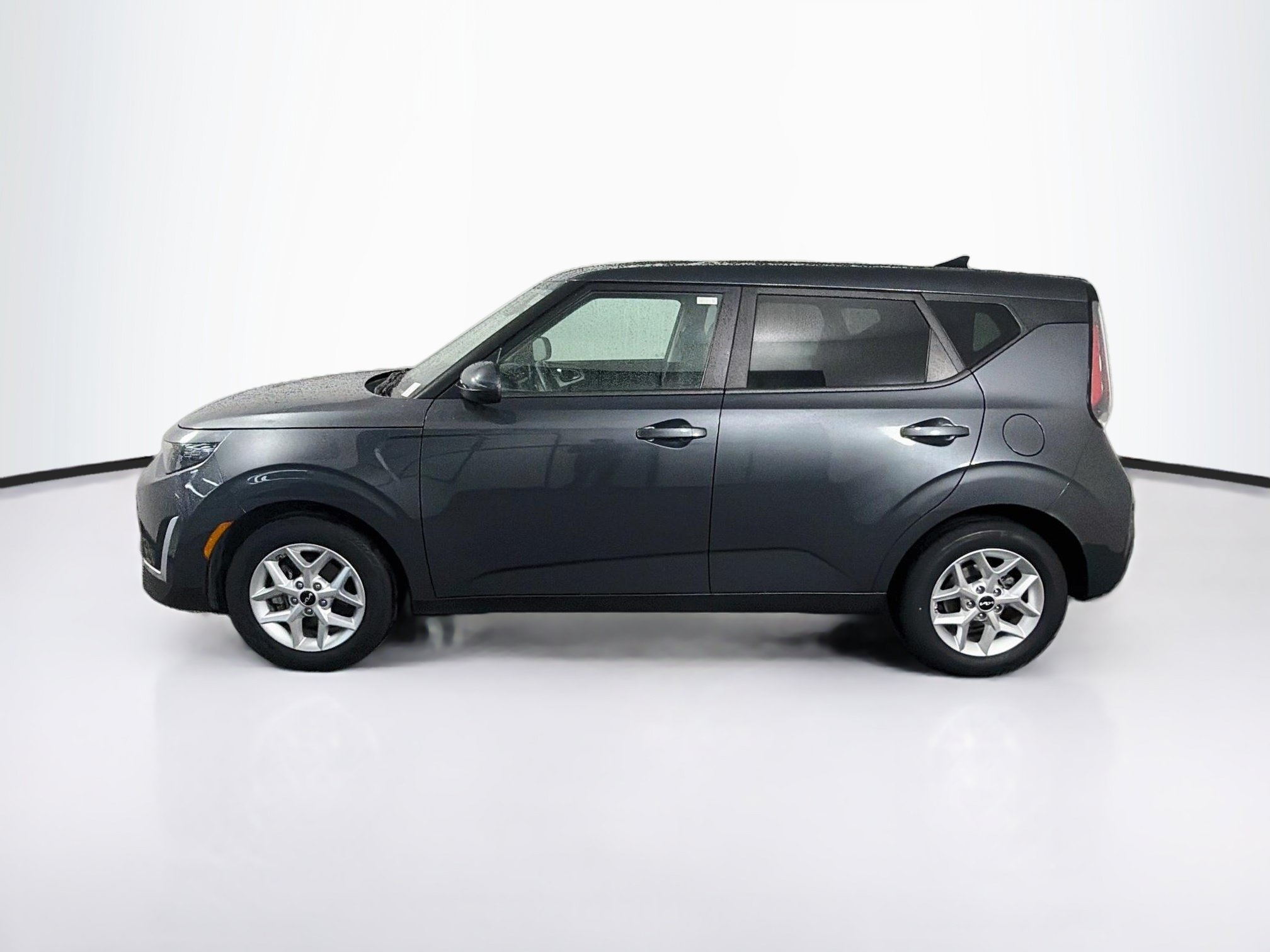 Used 2024 Kia Soul LX w/ Option Group 015 FWD image 4