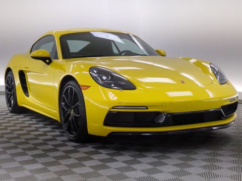 Certified 2025 Porsche 718 Cayman RWD image 7