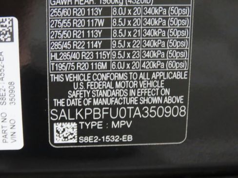 New 2026 Land Rover Range Rover Long Wheelbase SE image 32