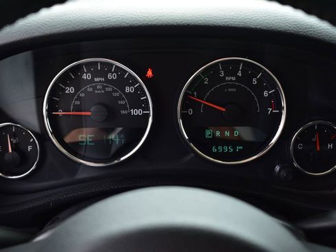Used 2018 Jeep Wrangler Unlimited Sport S AWD/4WD image 40