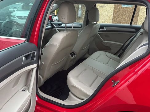 Used 2016 Volkswagen Golf Limited Edition image 27